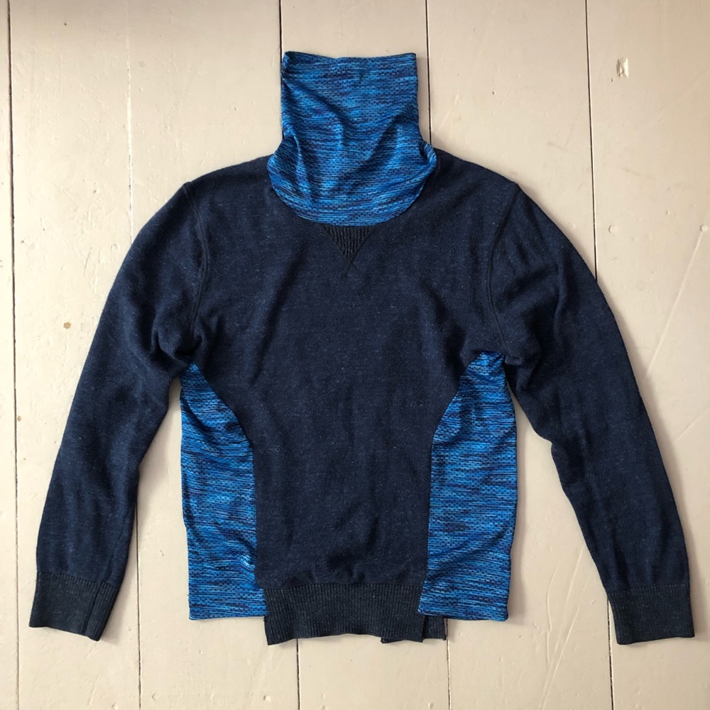 COMBINATION TURTLENECK SWEATERSHIRT